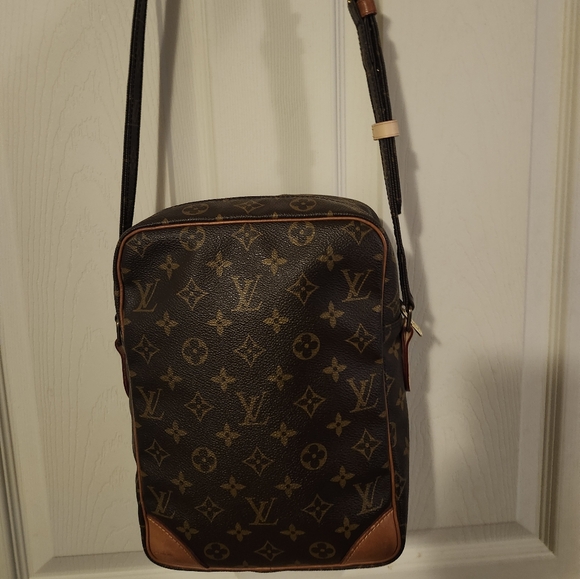 Authentic Louis Vuitton Danube MM - Picture 5 of 16